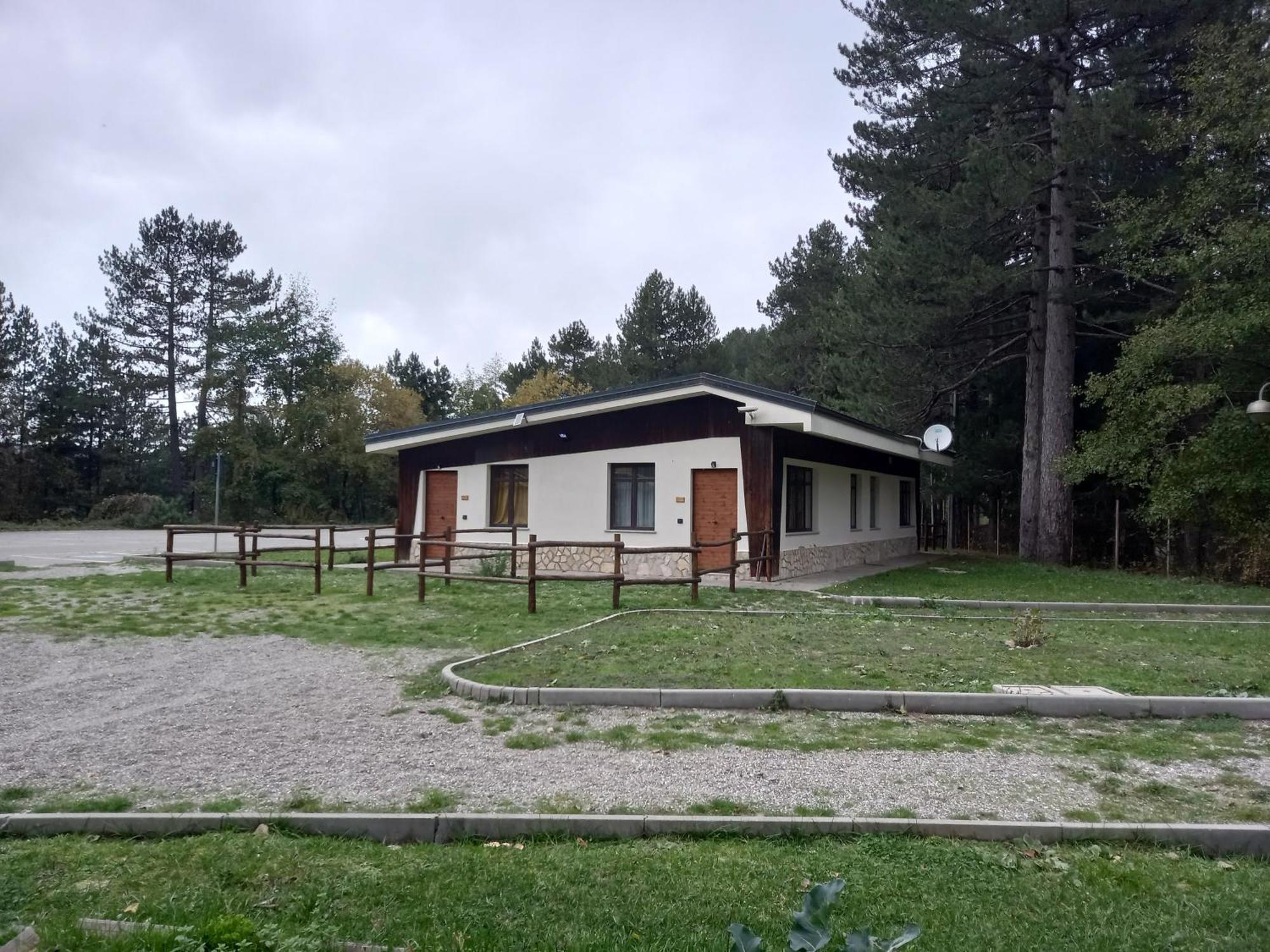 Chalet Lago Taverna  Εξωτερικό φωτογραφία